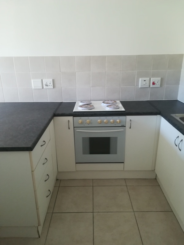To Let 2 Bedroom Property for Rent in Guldenland Western Cape